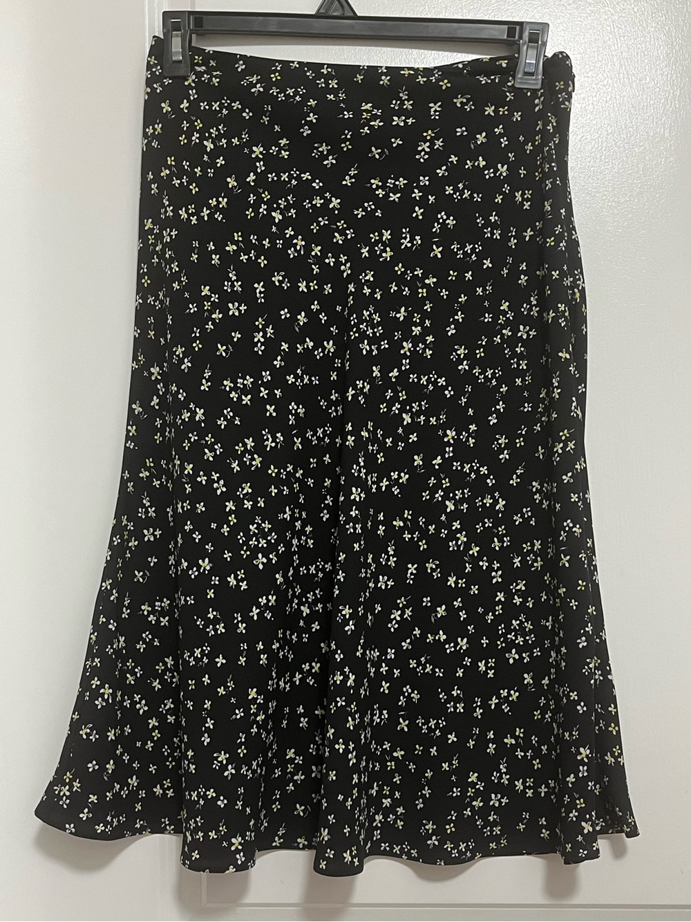 Bar III Floral Midi A-Line Skirt Black Size 8 Side Zip - Picture 2 of 10